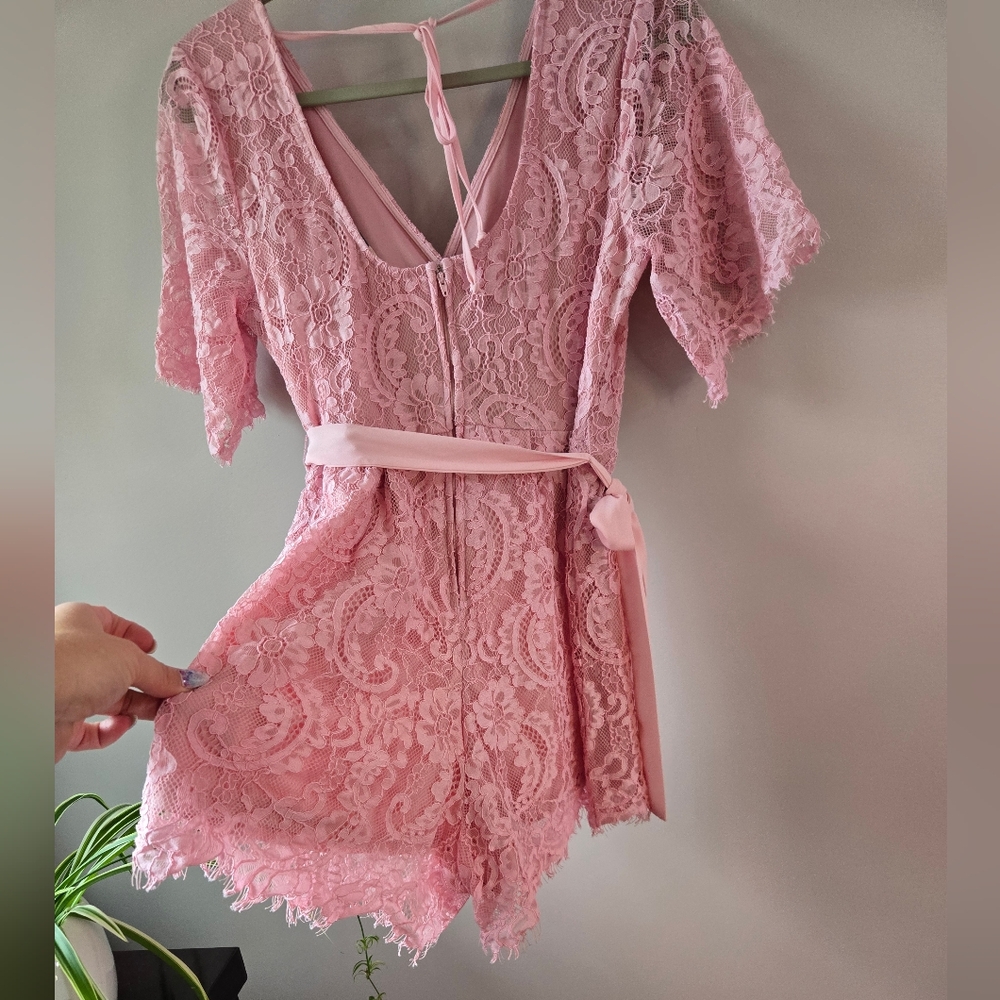 Francesca’s Blush Pink Floral Lace Romper - Picture 4 of 10
